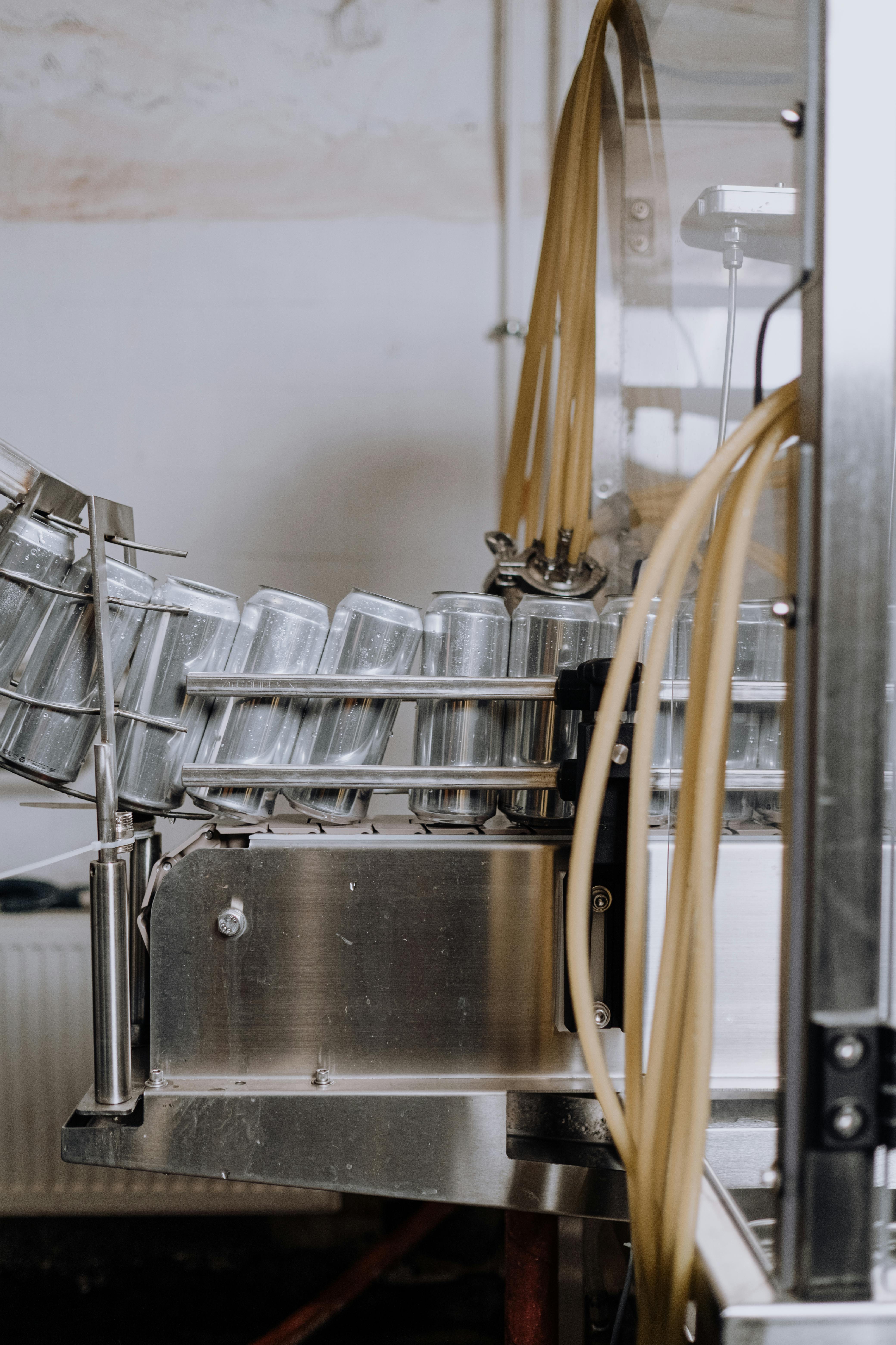 Het gen dat verantwoordelijk is voor de ziekte van Huntington kan de werking van de cellulaire fabriek verstoren: het leidt af van andere ‘werknemers’, wordt slechts in fragmenten geproduceerd en veroorzaakt opstoppingen op de productielijn. Dit heeft gevolgen voor alles wat daarna gebeurt, zoals tal van essentiële cellulaire functies.
